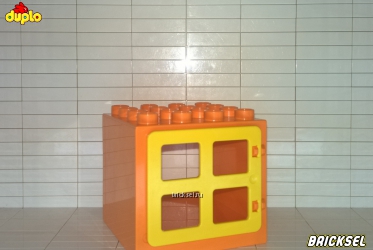 Окно 4х4 глубокое с классическое желтой створкой оранжевое